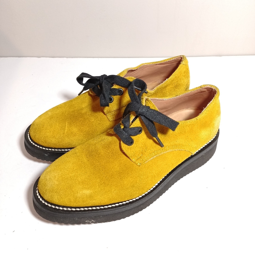 Two thousand never oxfords suede leather vibram sole Mens 6 Womens Size 8